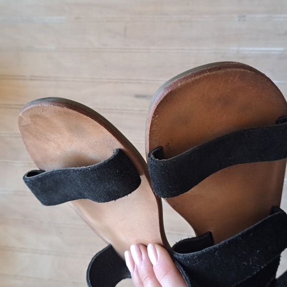 Urban Outfitter Suede Leather Wrap Ankle Strap Boho Flat Everyday Sandals - Picture 4 of 9